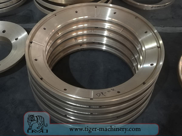 2 cone crusher socket liner