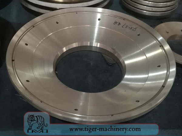 4 cone crusher socket liner