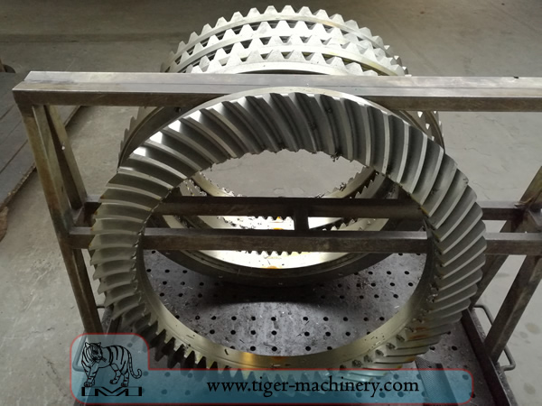1 crusher sandvik gear
