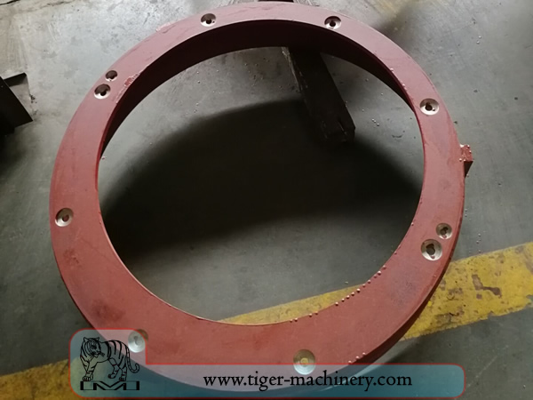 2 cone crusher counterweight liner
